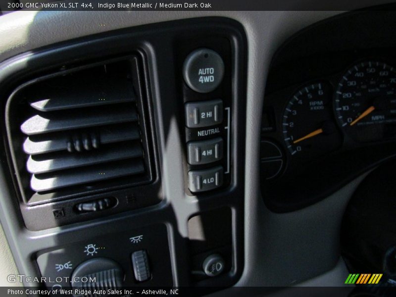 Controls of 2000 Yukon XL SLT 4x4