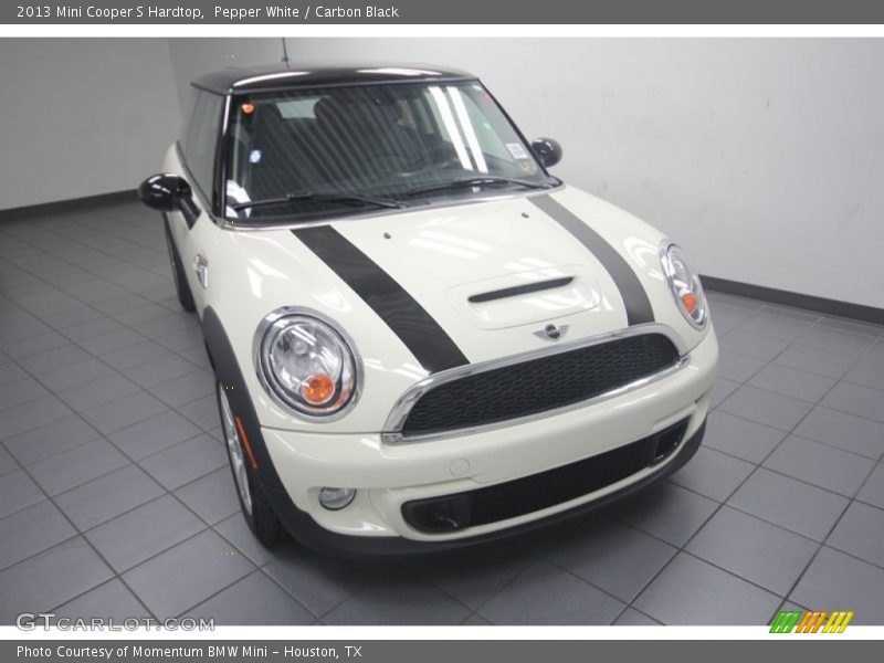 Pepper White / Carbon Black 2013 Mini Cooper S Hardtop