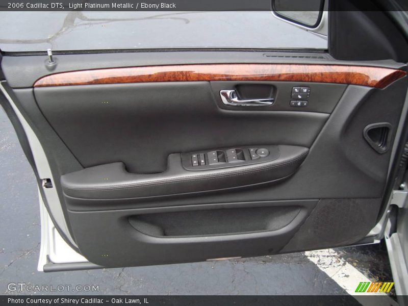 Light Platinum Metallic / Ebony Black 2006 Cadillac DTS