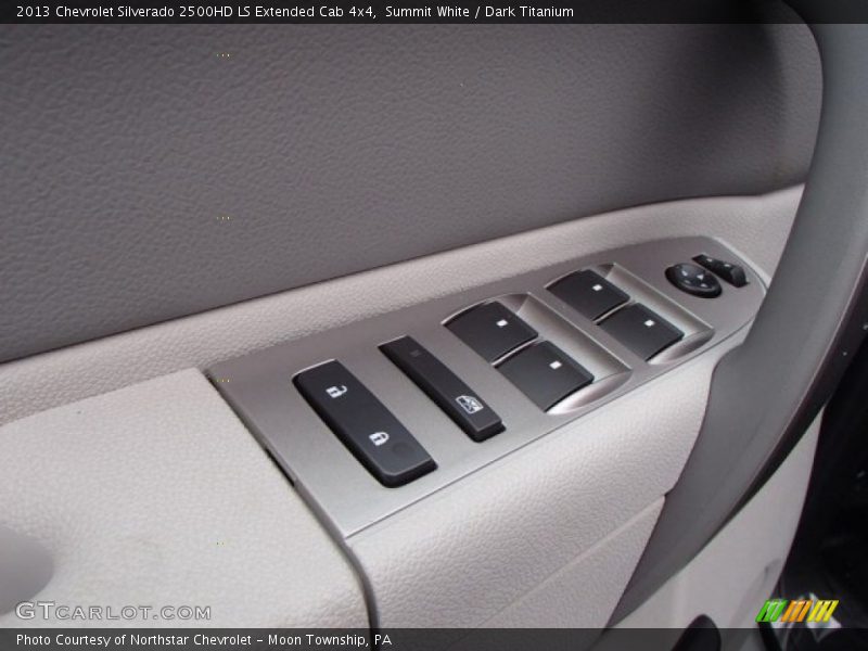 Summit White / Dark Titanium 2013 Chevrolet Silverado 2500HD LS Extended Cab 4x4