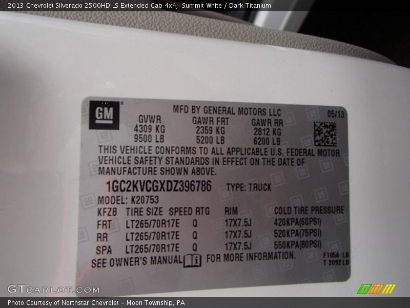 Summit White / Dark Titanium 2013 Chevrolet Silverado 2500HD LS Extended Cab 4x4