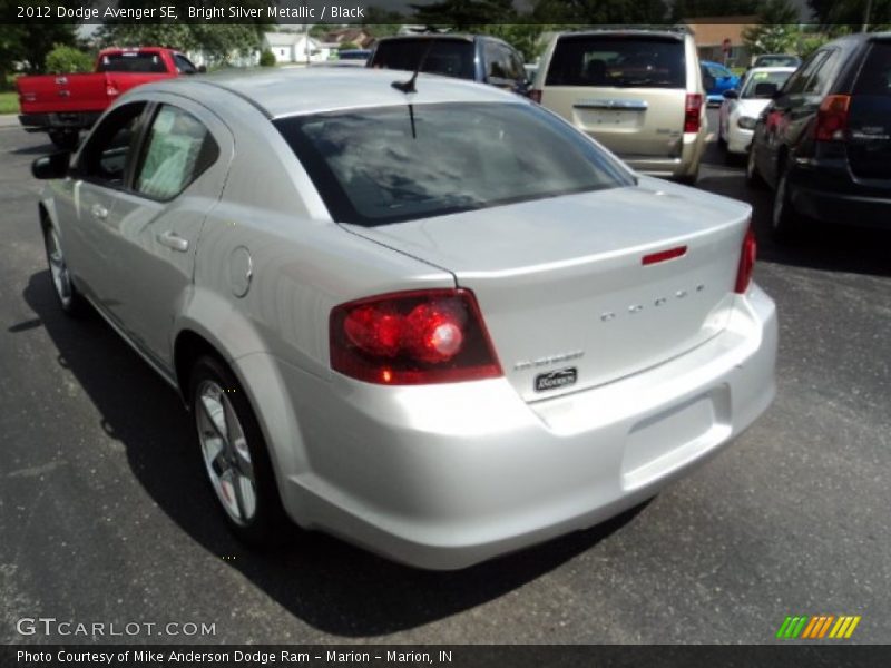 Bright Silver Metallic / Black 2012 Dodge Avenger SE
