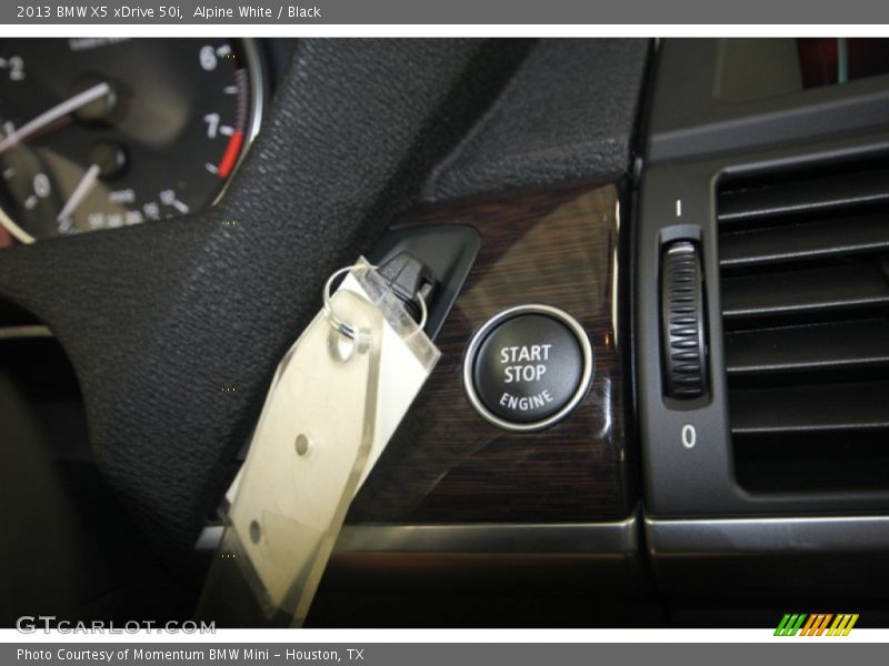 Alpine White / Black 2013 BMW X5 xDrive 50i