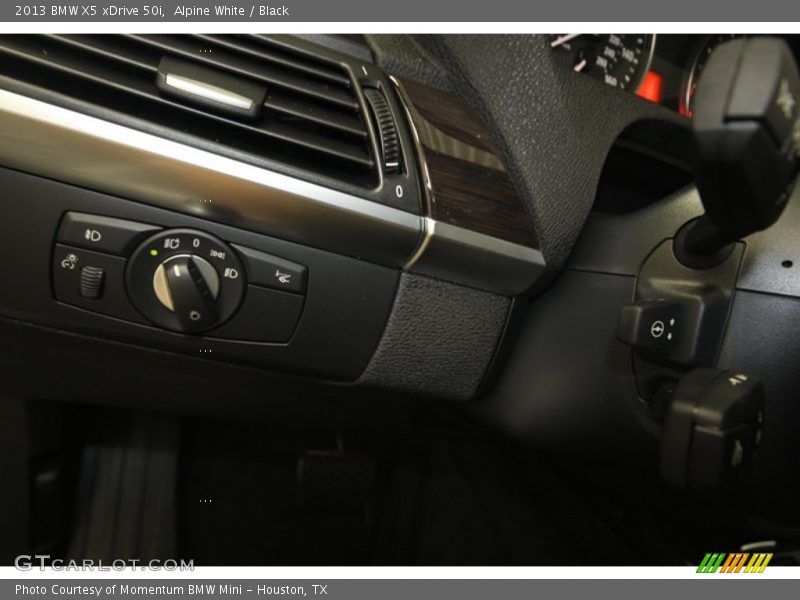 Alpine White / Black 2013 BMW X5 xDrive 50i