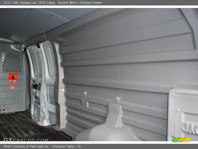 Summit White / Medium Pewter 2011 GMC Savana Van 2500 Cargo