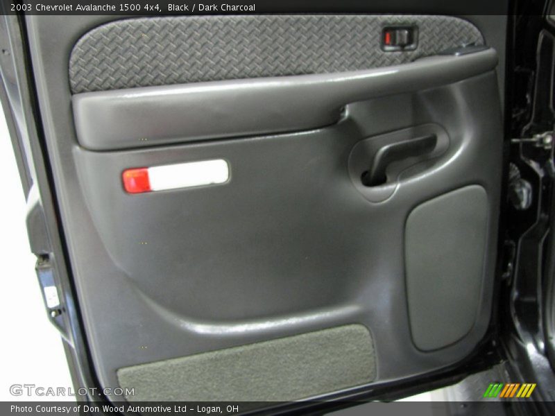 Black / Dark Charcoal 2003 Chevrolet Avalanche 1500 4x4