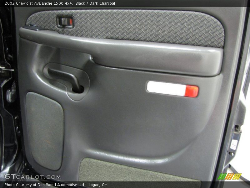 Black / Dark Charcoal 2003 Chevrolet Avalanche 1500 4x4