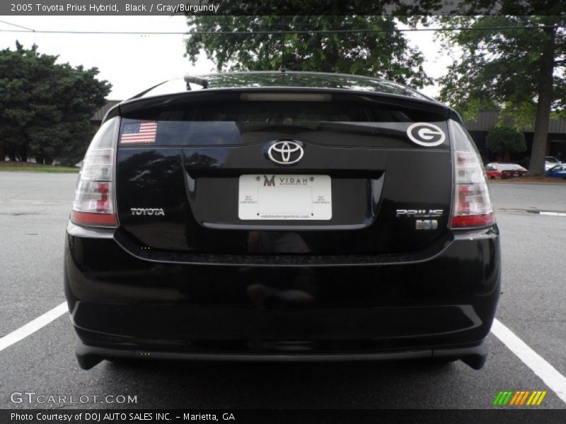 Black / Gray/Burgundy 2005 Toyota Prius Hybrid