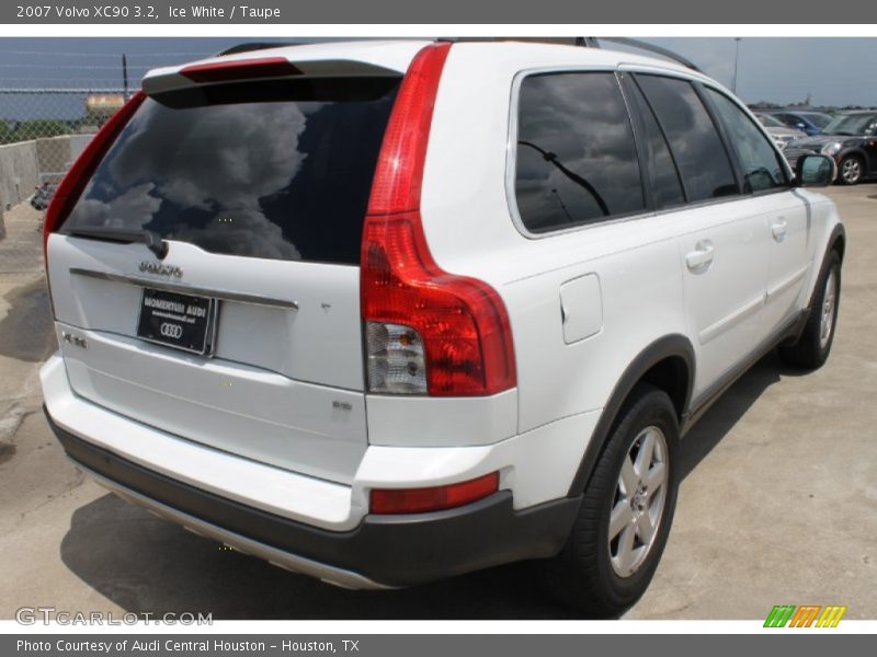 Ice White / Taupe 2007 Volvo XC90 3.2