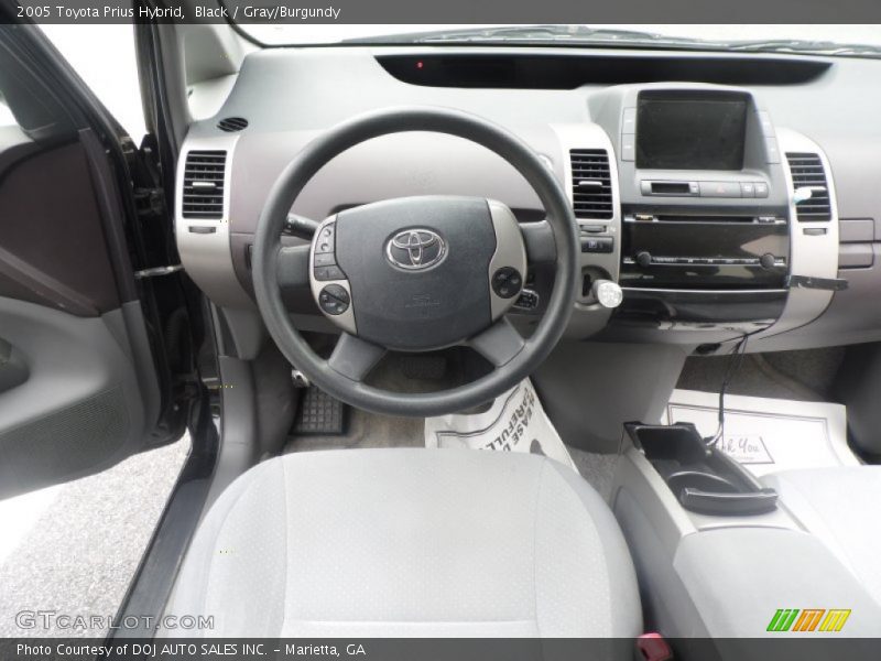 Black / Gray/Burgundy 2005 Toyota Prius Hybrid
