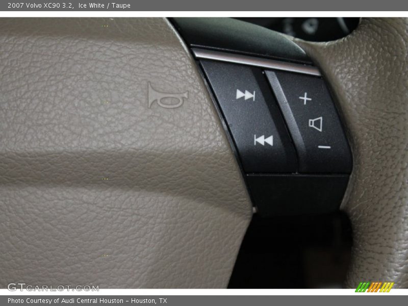 Ice White / Taupe 2007 Volvo XC90 3.2