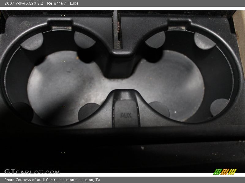 Ice White / Taupe 2007 Volvo XC90 3.2