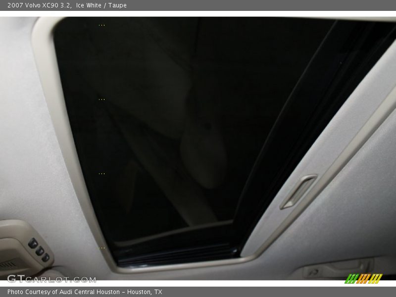 Ice White / Taupe 2007 Volvo XC90 3.2