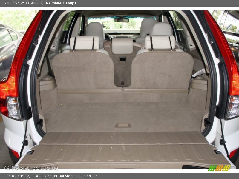 Ice White / Taupe 2007 Volvo XC90 3.2