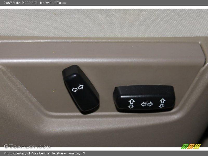 Ice White / Taupe 2007 Volvo XC90 3.2