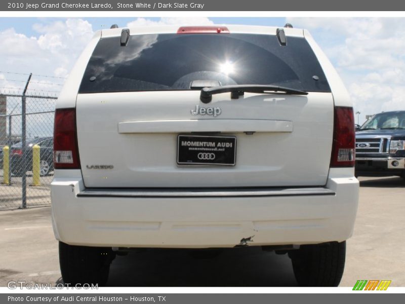 Stone White / Dark Slate Gray 2010 Jeep Grand Cherokee Laredo
