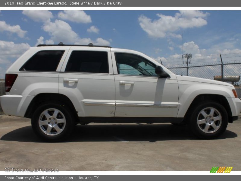 Stone White / Dark Slate Gray 2010 Jeep Grand Cherokee Laredo