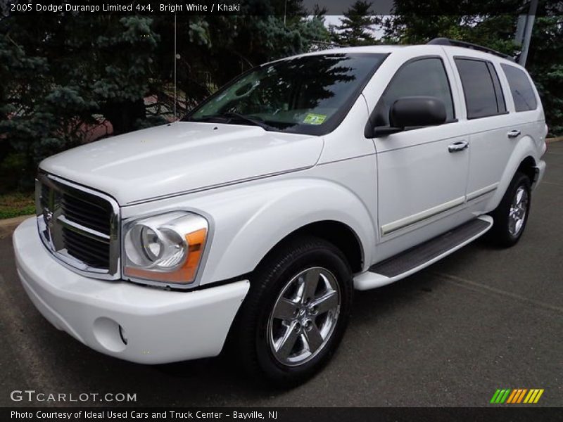 Front 3/4 View of 2005 Durango Limited 4x4
