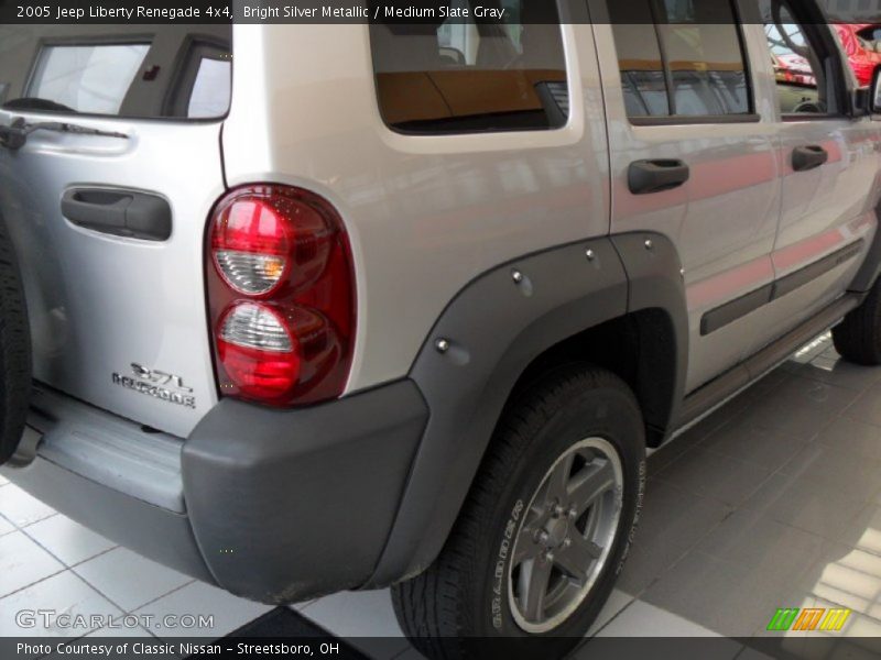 Bright Silver Metallic / Medium Slate Gray 2005 Jeep Liberty Renegade 4x4