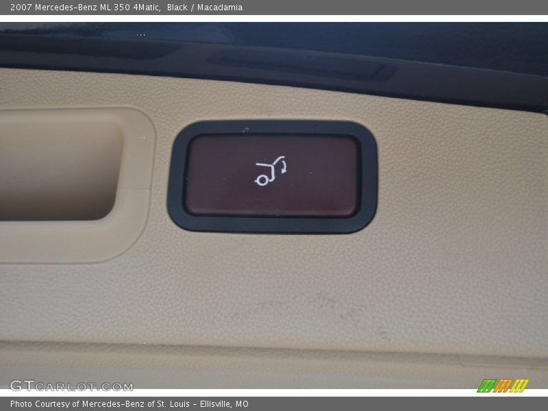 Black / Macadamia 2007 Mercedes-Benz ML 350 4Matic