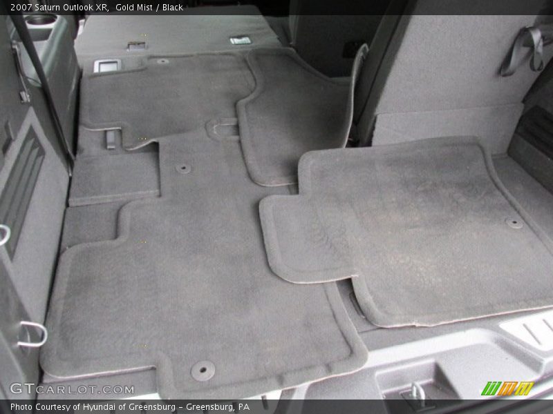 Gold Mist / Black 2007 Saturn Outlook XR