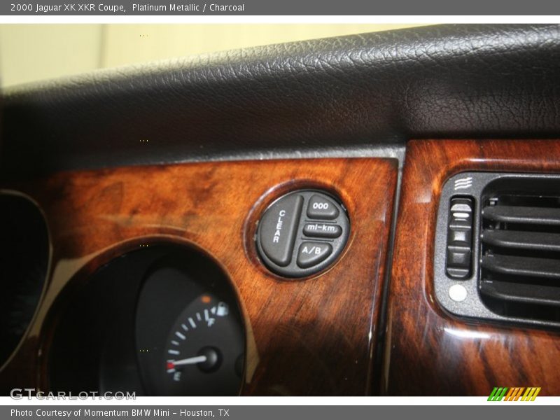 Controls of 2000 XK XKR Coupe