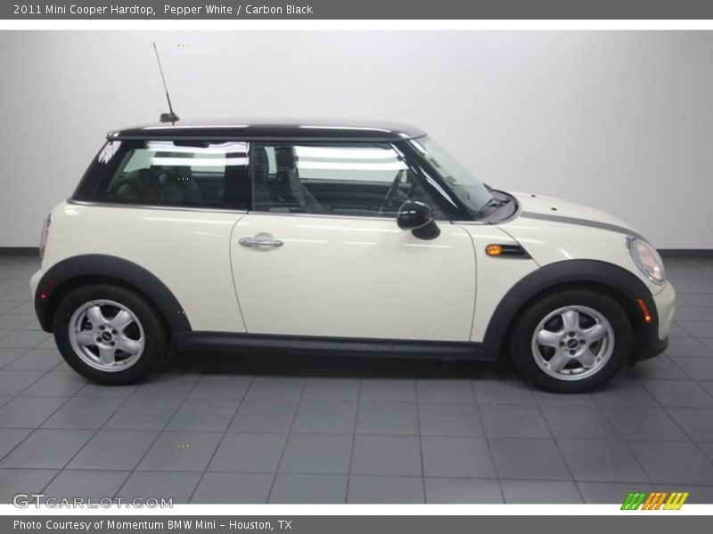 Pepper White / Carbon Black 2011 Mini Cooper Hardtop