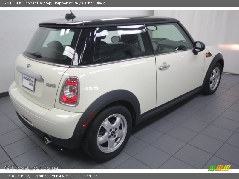 Pepper White / Carbon Black 2011 Mini Cooper Hardtop