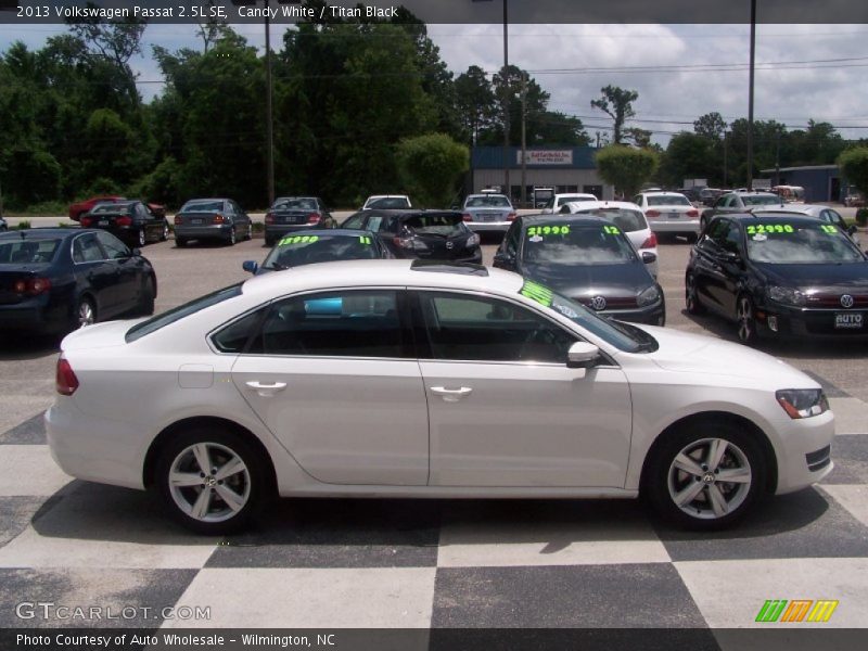 Candy White / Titan Black 2013 Volkswagen Passat 2.5L SE