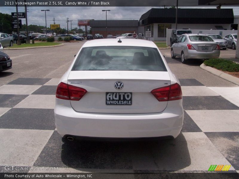Candy White / Titan Black 2013 Volkswagen Passat 2.5L SE