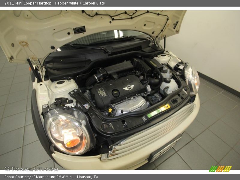 Pepper White / Carbon Black 2011 Mini Cooper Hardtop