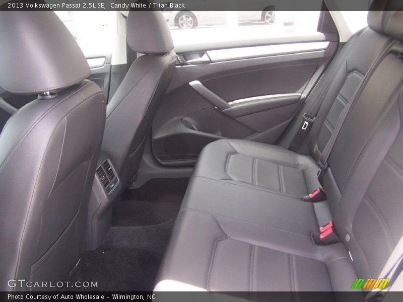 Candy White / Titan Black 2013 Volkswagen Passat 2.5L SE