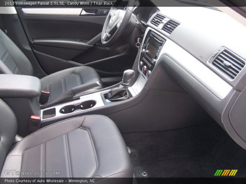 Candy White / Titan Black 2013 Volkswagen Passat 2.5L SE