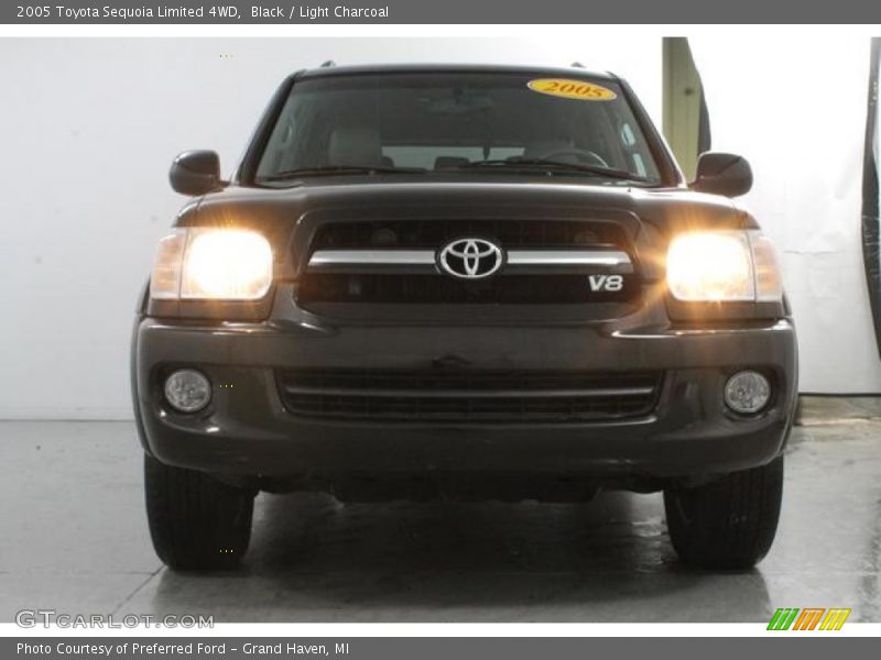 Black / Light Charcoal 2005 Toyota Sequoia Limited 4WD