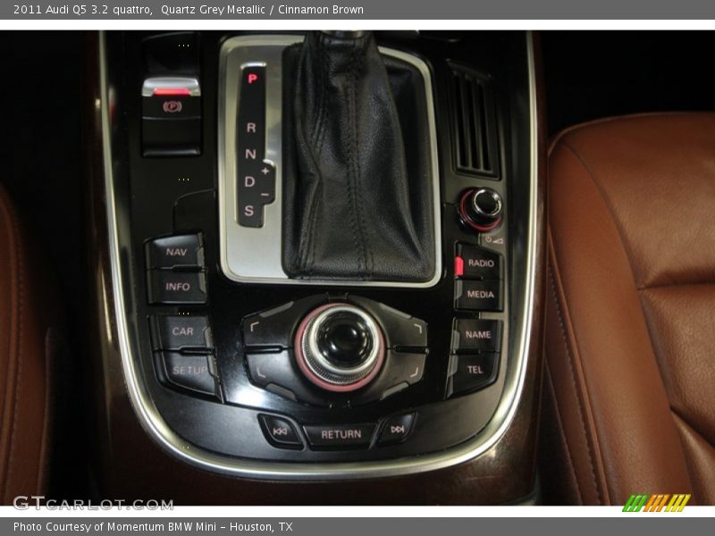 Quartz Grey Metallic / Cinnamon Brown 2011 Audi Q5 3.2 quattro