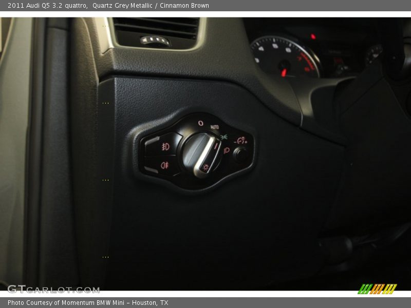 Quartz Grey Metallic / Cinnamon Brown 2011 Audi Q5 3.2 quattro