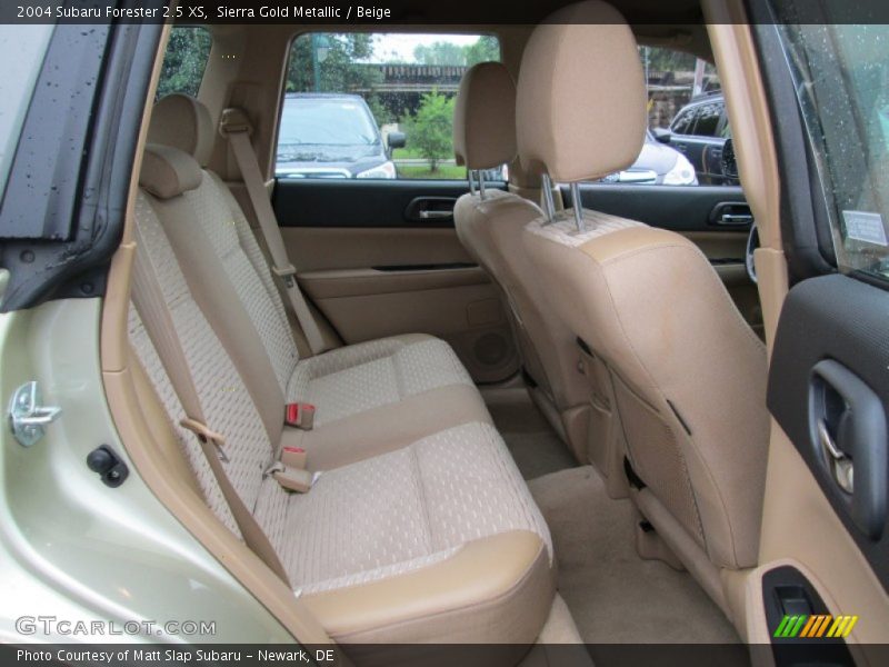 Sierra Gold Metallic / Beige 2004 Subaru Forester 2.5 XS