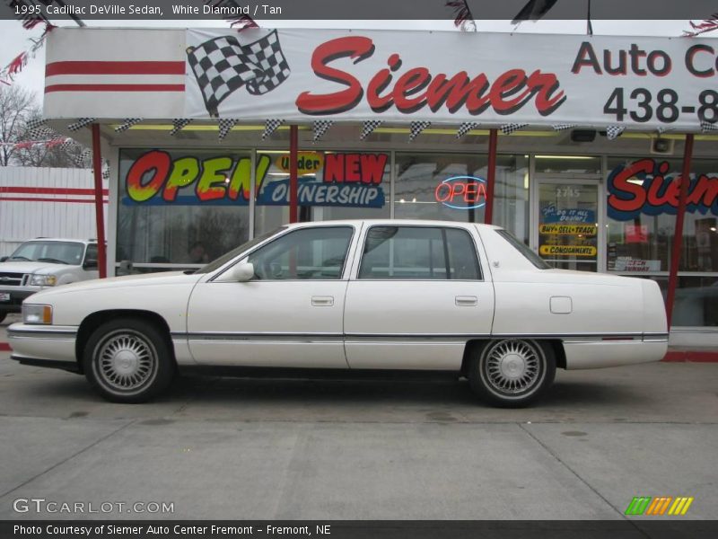 White Diamond / Tan 1995 Cadillac DeVille Sedan