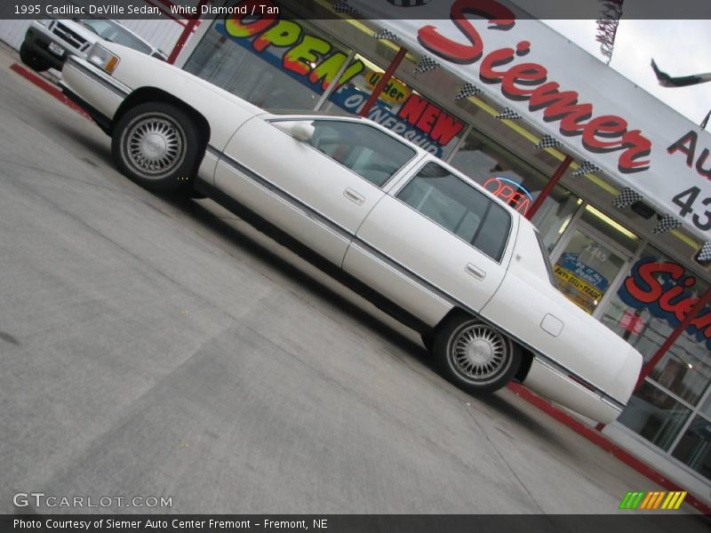 White Diamond / Tan 1995 Cadillac DeVille Sedan