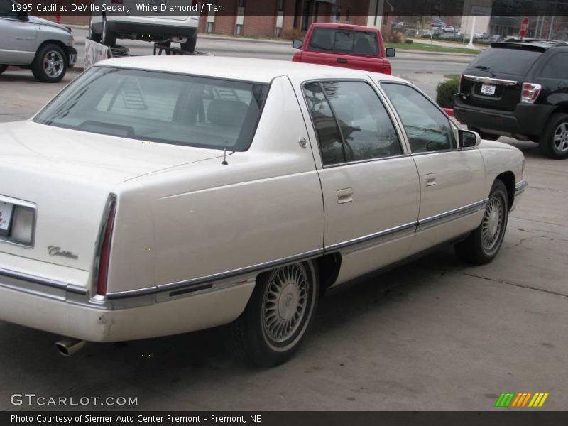 White Diamond / Tan 1995 Cadillac DeVille Sedan