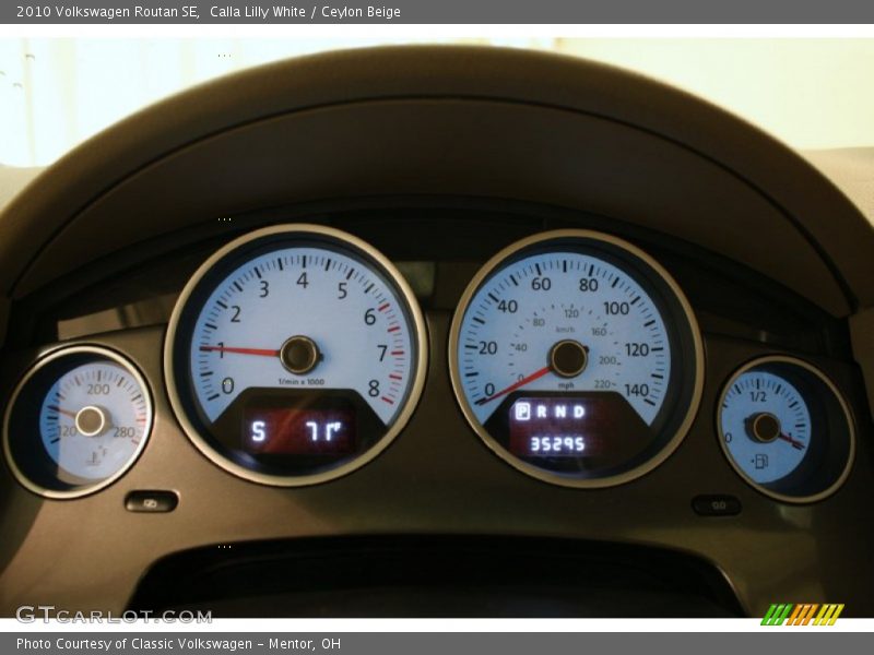 Calla Lilly White / Ceylon Beige 2010 Volkswagen Routan SE