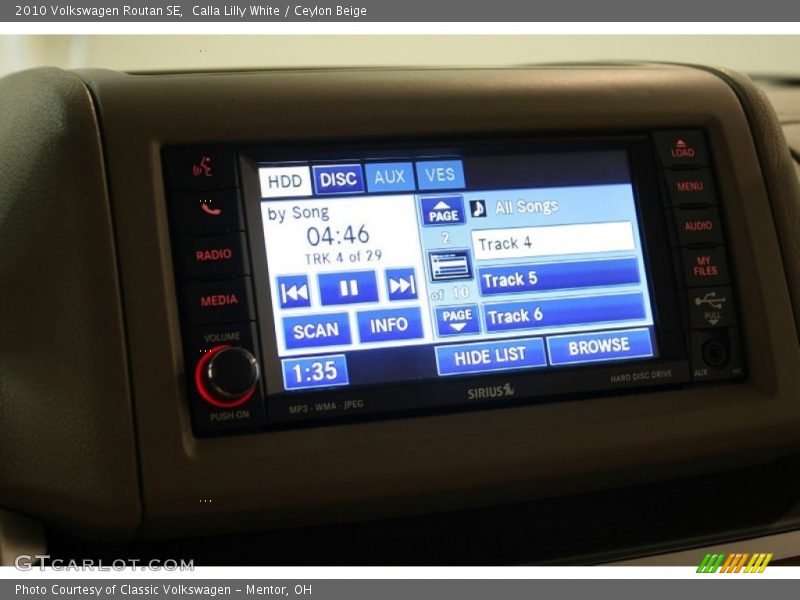 Calla Lilly White / Ceylon Beige 2010 Volkswagen Routan SE