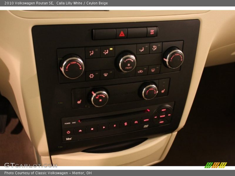 Calla Lilly White / Ceylon Beige 2010 Volkswagen Routan SE