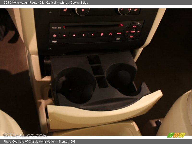 Calla Lilly White / Ceylon Beige 2010 Volkswagen Routan SE