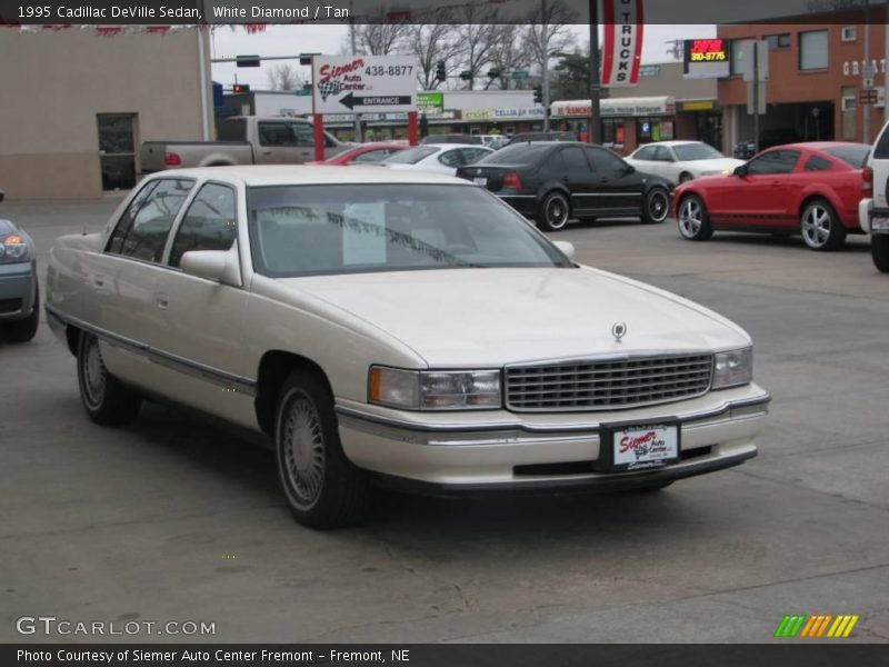 White Diamond / Tan 1995 Cadillac DeVille Sedan