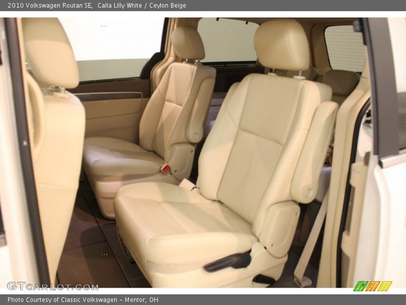 Calla Lilly White / Ceylon Beige 2010 Volkswagen Routan SE