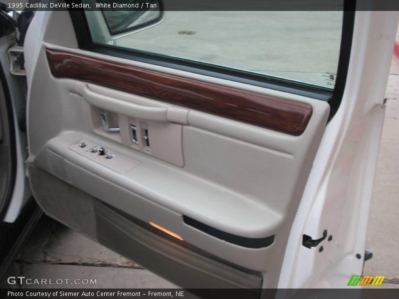 White Diamond / Tan 1995 Cadillac DeVille Sedan