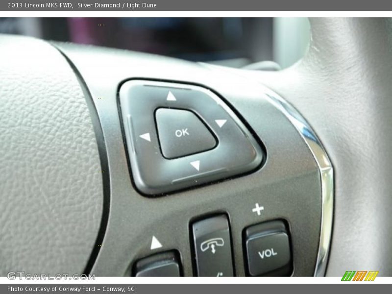 Silver Diamond / Light Dune 2013 Lincoln MKS FWD