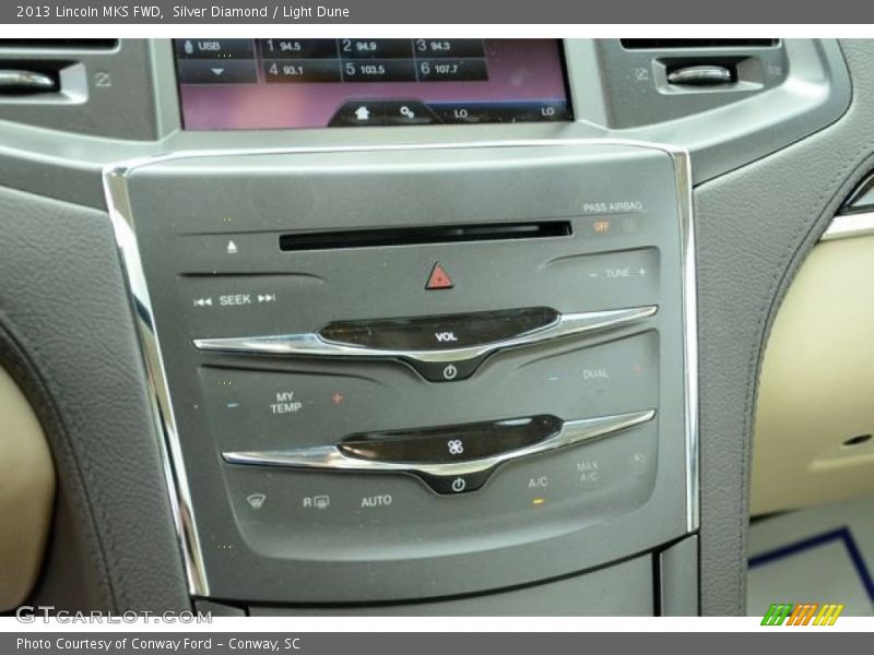 Silver Diamond / Light Dune 2013 Lincoln MKS FWD