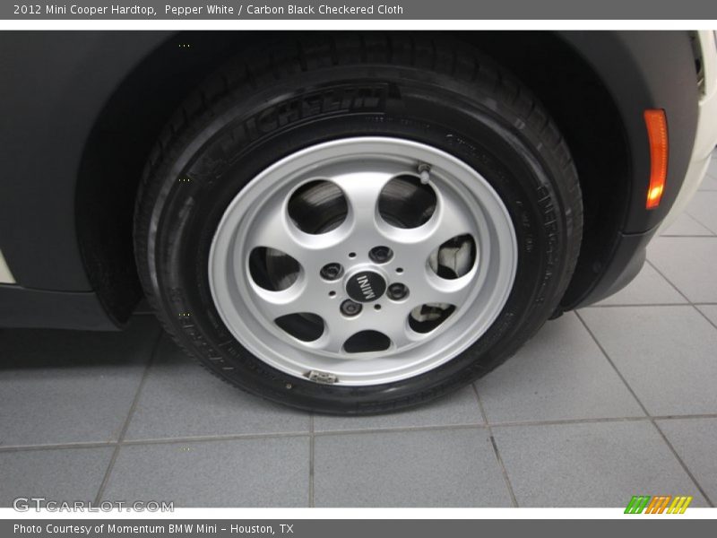 Pepper White / Carbon Black Checkered Cloth 2012 Mini Cooper Hardtop